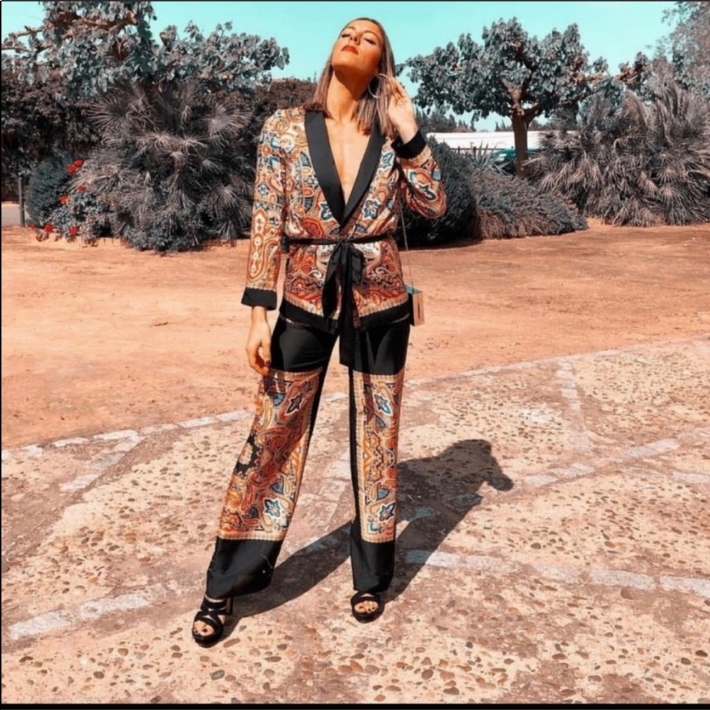 Zara Multicolor Patterned high waisted pants